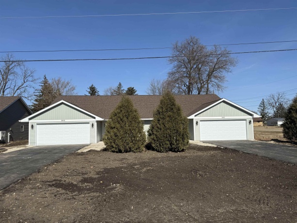 301 South, DURAND, Illinois 61024, 2 Bedrooms Bedrooms, ,2 BathroomsBathrooms,Condominium,For Sale,South,202601210