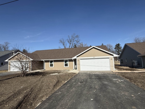 305 South, DURAND, Illinois 61024, 2 Bedrooms Bedrooms, ,2 BathroomsBathrooms,Condominium,For Sale,South,202601211