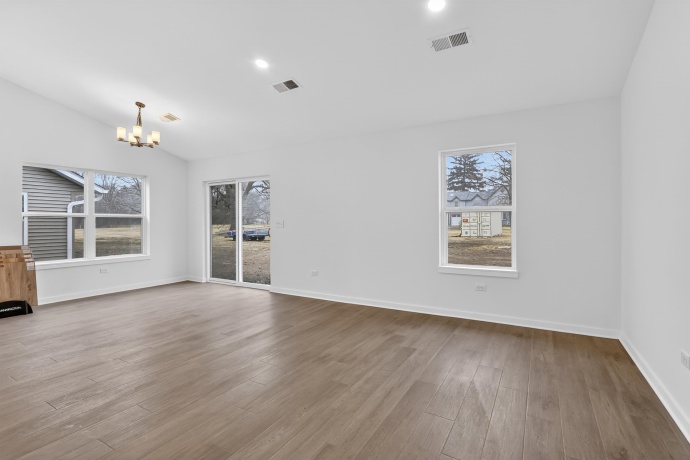 307 South, DURAND, Illinois 61024, 2 Bedrooms Bedrooms, ,2 BathroomsBathrooms,Condominium,For Sale,South,202601212