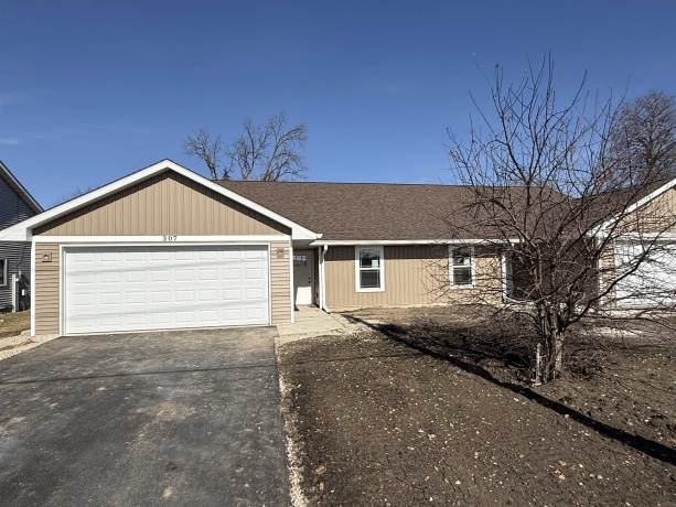 307 South, DURAND, Illinois 61024, 2 Bedrooms Bedrooms, ,2 BathroomsBathrooms,Condominium,For Sale,South,202601212