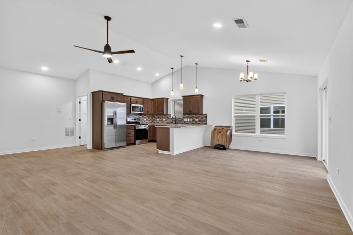 307 South, DURAND, Illinois 61024, 2 Bedrooms Bedrooms, ,2 BathroomsBathrooms,Condominium,For Sale,South,202601212