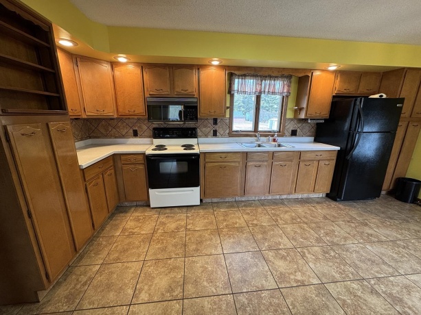 503 Main, Chadwick, Illinois 61014, 3 Bedrooms Bedrooms, ,2 BathroomsBathrooms,House,For Sale,Main,202601216