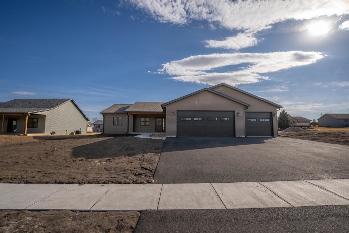 542 Heritage, STILLMAN VALLEY, Illinois 61084, 4 Bedrooms Bedrooms, ,3 BathroomsBathrooms,House,For Sale,Heritage,202601218