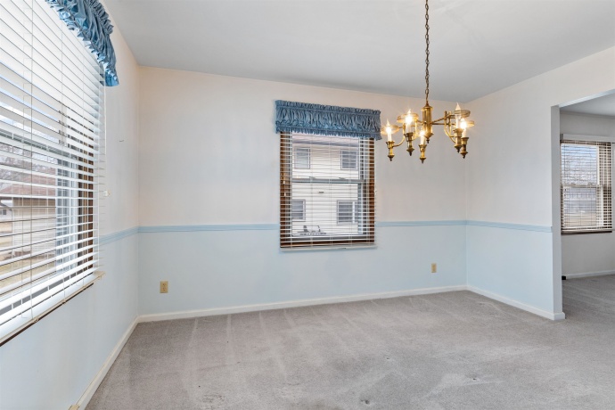 1726 Williamsbug, ROCKFORD, Illinois 61107, 4 Bedrooms Bedrooms, ,2 BathroomsBathrooms,House,For Sale,Williamsbug,202601219