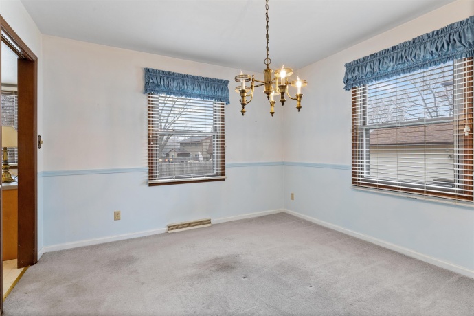 1726 Williamsbug, ROCKFORD, Illinois 61107, 4 Bedrooms Bedrooms, ,2 BathroomsBathrooms,House,For Sale,Williamsbug,202601219