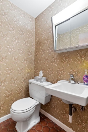 1726 Williamsbug, ROCKFORD, Illinois 61107, 4 Bedrooms Bedrooms, ,2 BathroomsBathrooms,House,For Sale,Williamsbug,202601219