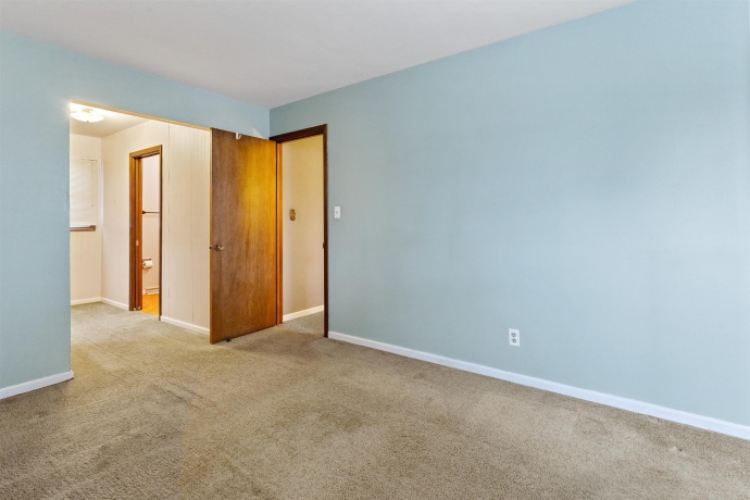 1726 Williamsbug, ROCKFORD, Illinois 61107, 4 Bedrooms Bedrooms, ,2 BathroomsBathrooms,House,For Sale,Williamsbug,202601219