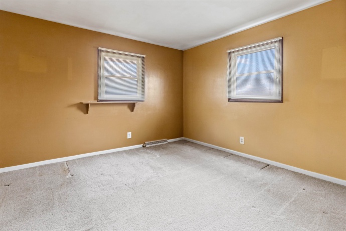 1726 Williamsbug, ROCKFORD, Illinois 61107, 4 Bedrooms Bedrooms, ,2 BathroomsBathrooms,House,For Sale,Williamsbug,202601219