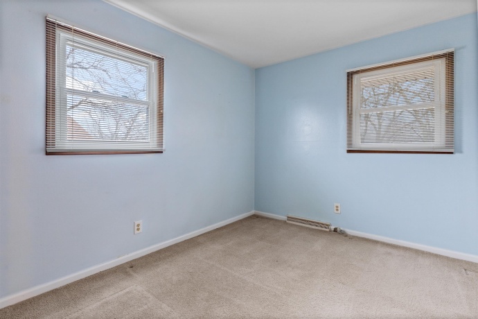 1726 Williamsbug, ROCKFORD, Illinois 61107, 4 Bedrooms Bedrooms, ,2 BathroomsBathrooms,House,For Sale,Williamsbug,202601219