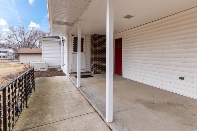 1726 Williamsbug, ROCKFORD, Illinois 61107, 4 Bedrooms Bedrooms, ,2 BathroomsBathrooms,House,For Sale,Williamsbug,202601219