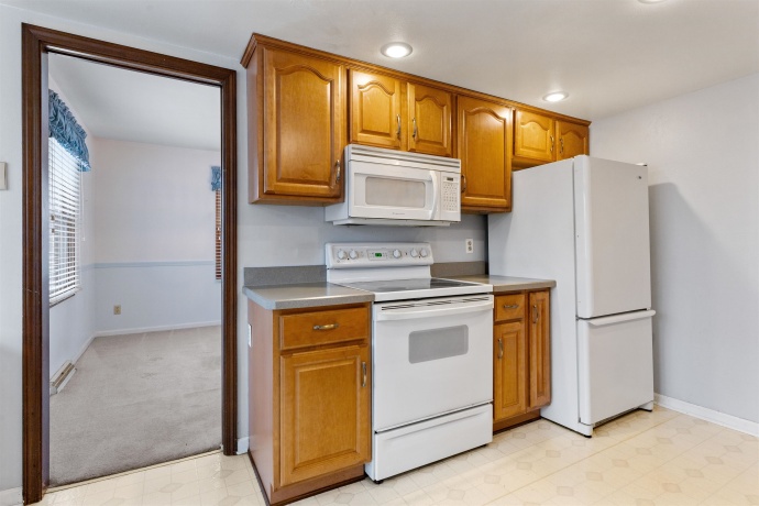 1726 Williamsbug, ROCKFORD, Illinois 61107, 4 Bedrooms Bedrooms, ,2 BathroomsBathrooms,House,For Sale,Williamsbug,202601219