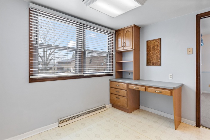 1726 Williamsbug, ROCKFORD, Illinois 61107, 4 Bedrooms Bedrooms, ,2 BathroomsBathrooms,House,For Sale,Williamsbug,202601219