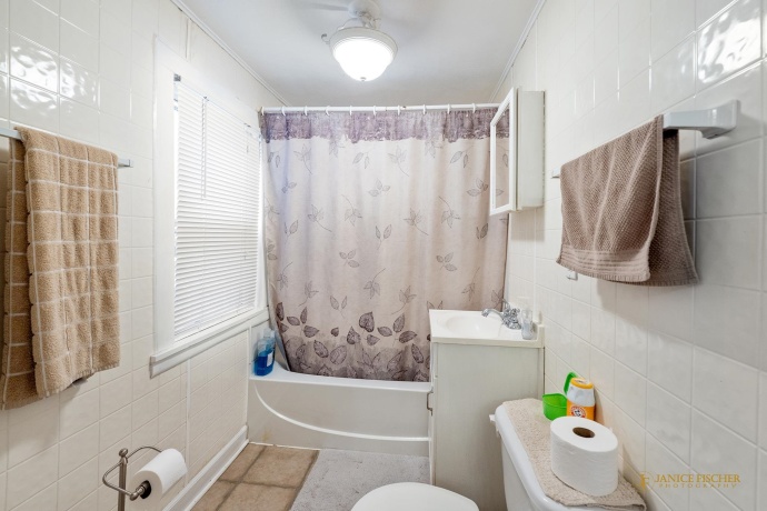 314 Olive, ROCKFORD, Illinois 61107, 2 Bedrooms Bedrooms, ,1 BathroomBathrooms,House,For Sale,Olive,202601222