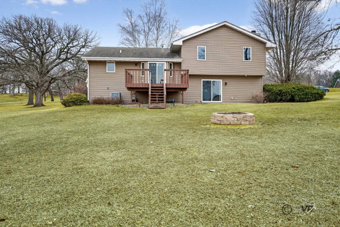 1898 Delmar, FREEPORT, Illinois 61032, 4 Bedrooms Bedrooms, ,3 BathroomsBathrooms,House,For Sale,Delmar,202601223