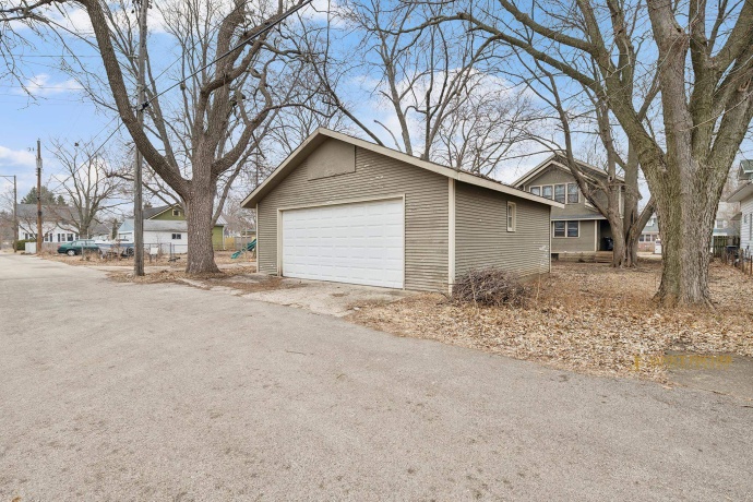 1926 Cumberland, ROCKFORD, Illinois 61103, 4 Bedrooms Bedrooms, ,1 BathroomBathrooms,House,For Sale,Cumberland,202601225