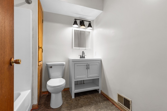 535 South, ROCKFORD, Illinois 61109, 4 Bedrooms Bedrooms, ,2 BathroomsBathrooms,House,For Sale,South,202601227