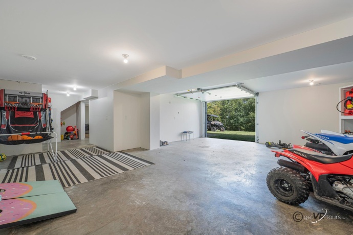 9109 Hanover Hill Road, HANOVER, Illinois 61041, 4 Bedrooms Bedrooms, ,3 BathroomsBathrooms,House,For Sale,Hanover Hill Road,202601228