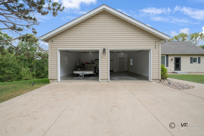 9109 Hanover Hill Road, HANOVER, Illinois 61041, 4 Bedrooms Bedrooms, ,3 BathroomsBathrooms,House,For Sale,Hanover Hill Road,202601228