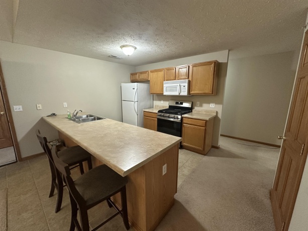 410 Pine White, ROSCOE, Illinois 61073, 2 Bedrooms Bedrooms, ,2 BathroomsBathrooms,Condominium,For Sale,Pine White,202601229