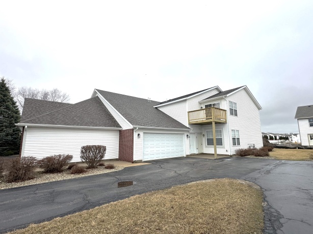 410 Pine White, ROSCOE, Illinois 61073, 2 Bedrooms Bedrooms, ,2 BathroomsBathrooms,Condominium,For Sale,Pine White,202601229