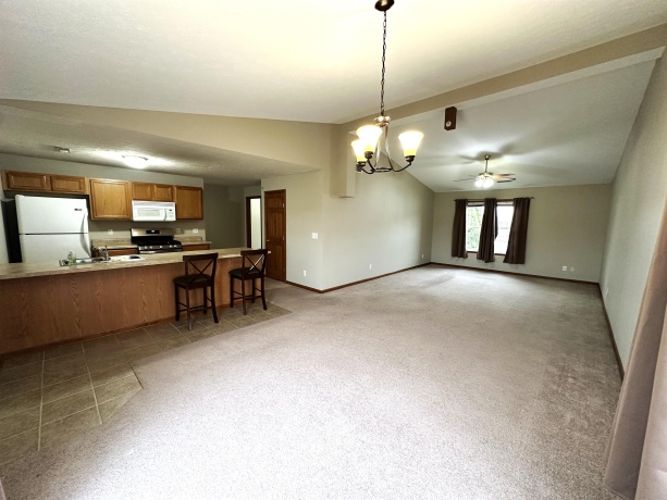 410 Pine White, ROSCOE, Illinois 61073, 2 Bedrooms Bedrooms, ,2 BathroomsBathrooms,Condominium,For Sale,Pine White,202601229