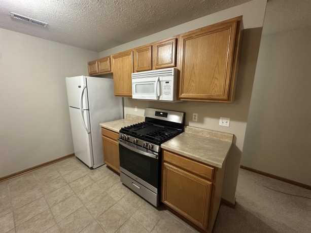 410 Pine White, ROSCOE, Illinois 61073, 2 Bedrooms Bedrooms, ,2 BathroomsBathrooms,Condominium,For Sale,Pine White,202601229