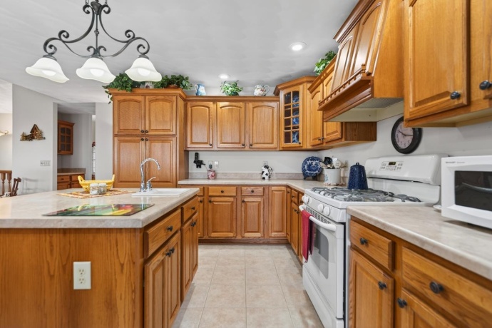 10023 AUBURN, WINNEBAGO, Illinois 61088, 3 Bedrooms Bedrooms, ,3 BathroomsBathrooms,House,For Sale,AUBURN,202601232