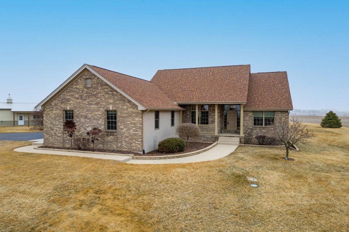 10023 AUBURN, WINNEBAGO, Illinois 61088, 3 Bedrooms Bedrooms, ,3 BathroomsBathrooms,House,For Sale,AUBURN,202601232