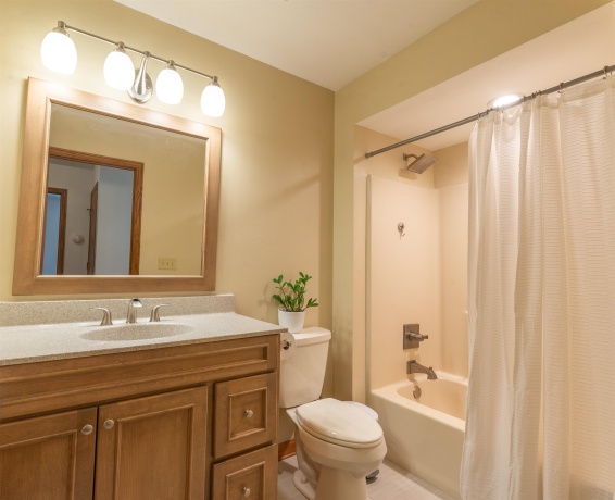 2210 Country, FREEPORT, Illinois 61032, 4 Bedrooms Bedrooms, ,3 BathroomsBathrooms,House,For Sale,Country,202601234