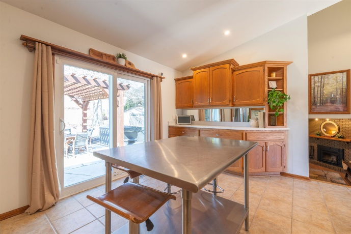 2210 Country, FREEPORT, Illinois 61032, 4 Bedrooms Bedrooms, ,3 BathroomsBathrooms,House,For Sale,Country,202601234