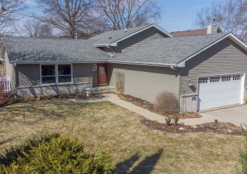 2210 Country, FREEPORT, Illinois 61032, 4 Bedrooms Bedrooms, ,3 BathroomsBathrooms,House,For Sale,Country,202601234