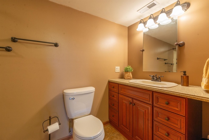 2210 Country, FREEPORT, Illinois 61032, 4 Bedrooms Bedrooms, ,3 BathroomsBathrooms,House,For Sale,Country,202601234