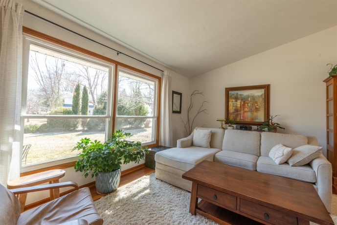 2210 Country, FREEPORT, Illinois 61032, 4 Bedrooms Bedrooms, ,3 BathroomsBathrooms,House,For Sale,Country,202601234