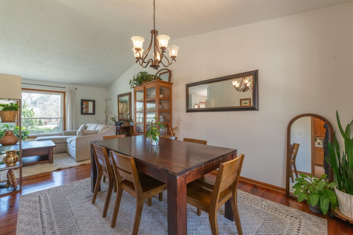 2210 Country, FREEPORT, Illinois 61032, 4 Bedrooms Bedrooms, ,3 BathroomsBathrooms,House,For Sale,Country,202601234