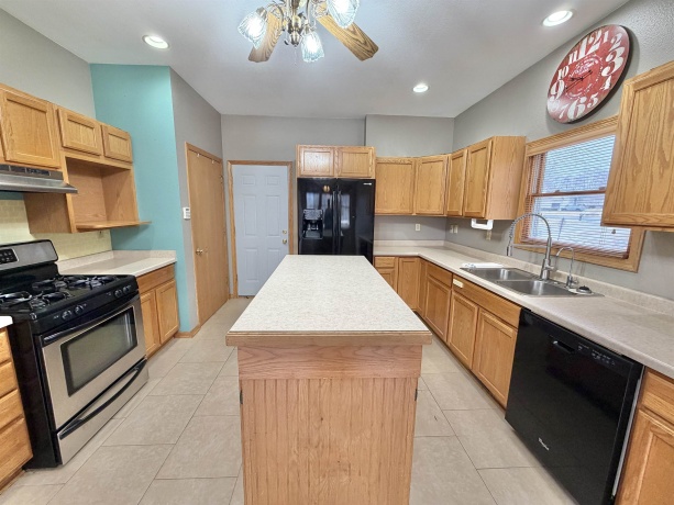 3833 Pepper, ROCKFORD, Illinois 61114, 4 Bedrooms Bedrooms, ,3 BathroomsBathrooms,House,For Sale,Pepper,202601236