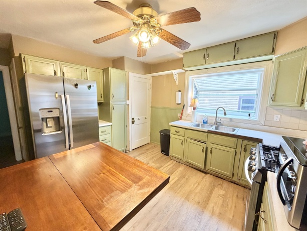 1506 Victoria, ROCKFORD, Illinois 61102, 3 Bedrooms Bedrooms, ,1 BathroomBathrooms,House,For Sale,Victoria,202601237