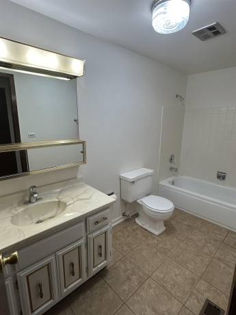 235 QUINCY, SCHAUMBURG, Illinois 60193, 4 Bedrooms Bedrooms, ,2 BathroomsBathrooms,House,For Sale,QUINCY,202601248