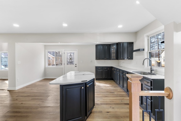 620 17th, ROCKFORD, Illinois 61104, 3 Bedrooms Bedrooms, ,2 BathroomsBathrooms,House,For Sale,17th,202601249