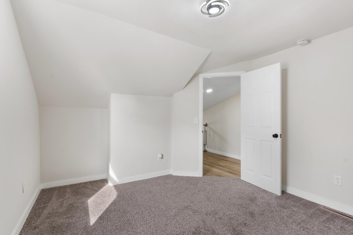 620 17th, ROCKFORD, Illinois 61104, 3 Bedrooms Bedrooms, ,2 BathroomsBathrooms,House,For Sale,17th,202601249