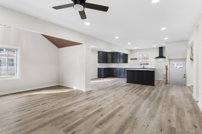 620 17th, ROCKFORD, Illinois 61104, 3 Bedrooms Bedrooms, ,2 BathroomsBathrooms,House,For Sale,17th,202601249