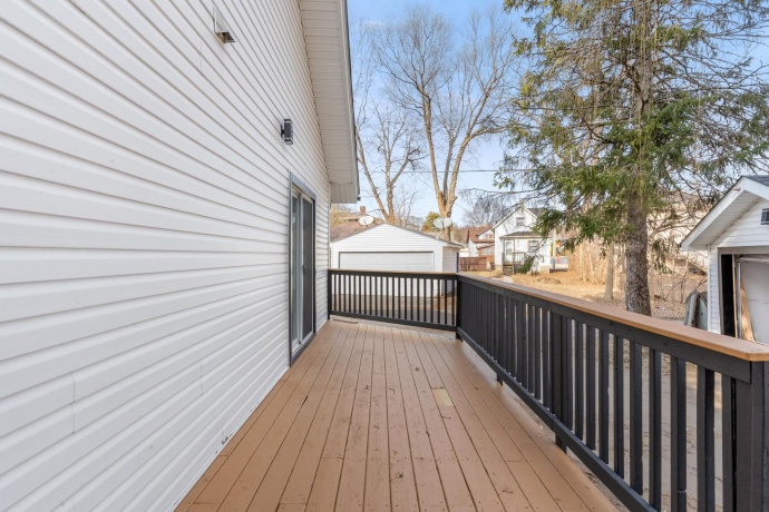 620 17th, ROCKFORD, Illinois 61104, 3 Bedrooms Bedrooms, ,2 BathroomsBathrooms,House,For Sale,17th,202601249