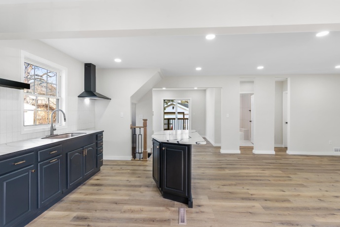 620 17th, ROCKFORD, Illinois 61104, 3 Bedrooms Bedrooms, ,2 BathroomsBathrooms,House,For Sale,17th,202601249