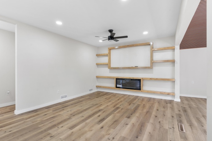 620 17th, ROCKFORD, Illinois 61104, 3 Bedrooms Bedrooms, ,2 BathroomsBathrooms,House,For Sale,17th,202601249