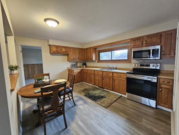 808 Crest View, BYRON, Illinois 61010, 4 Bedrooms Bedrooms, ,2 BathroomsBathrooms,House,For Sale,Crest View,202601251