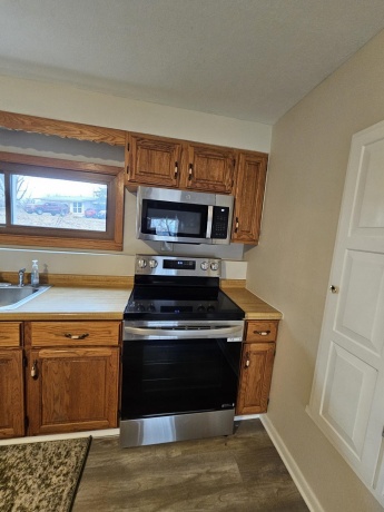 808 Crest View, BYRON, Illinois 61010, 4 Bedrooms Bedrooms, ,2 BathroomsBathrooms,House,For Sale,Crest View,202601251