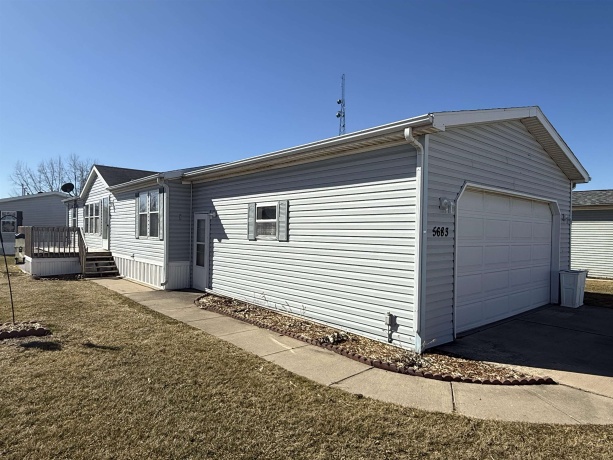 5683 Rockport, LOVES PARK, Illinois 61111, 3 Bedrooms Bedrooms, ,2 BathroomsBathrooms,House,For Sale,Rockport,202601262