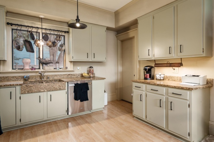 326 2nd, ROCKFORD, Illinois 61104, 6 Bedrooms Bedrooms, ,3 BathroomsBathrooms,House,For Sale,2nd,202601263