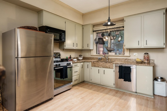 326 2nd, ROCKFORD, Illinois 61104, 6 Bedrooms Bedrooms, ,3 BathroomsBathrooms,House,For Sale,2nd,202601263