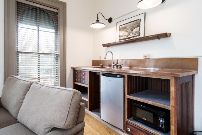 326 2nd, ROCKFORD, Illinois 61104, 6 Bedrooms Bedrooms, ,3 BathroomsBathrooms,House,For Sale,2nd,202601263