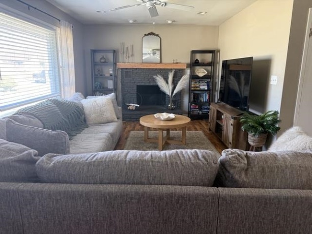 2530 8th, Peru, Illinois 61354, 2 Bedrooms Bedrooms, ,1 BathroomBathrooms,House,For Sale,8th,202601268